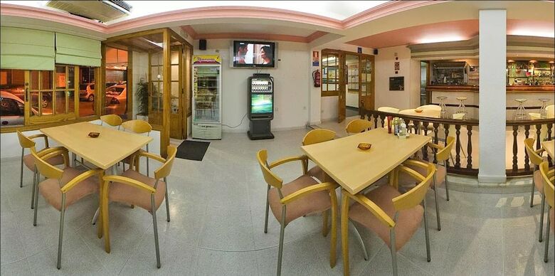 Hostal Adelino