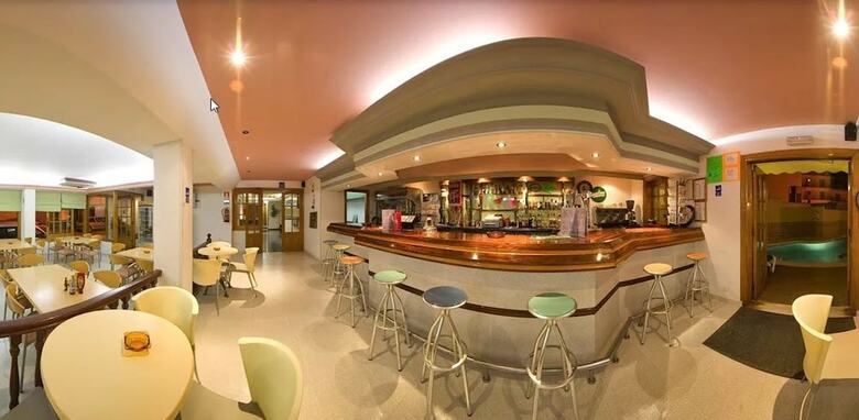 Hostal Adelino