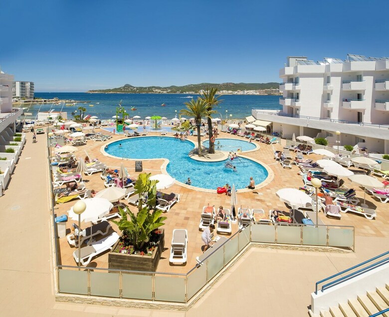 Apartamentos Playa Bella