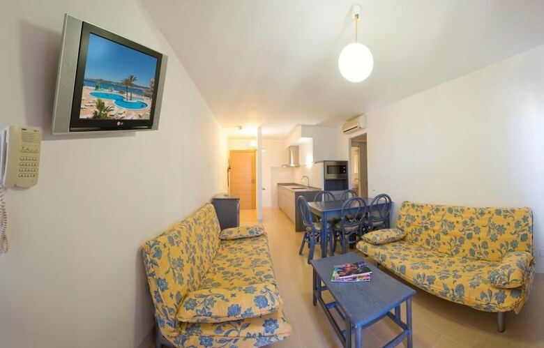 Apartamentos Playa Bella