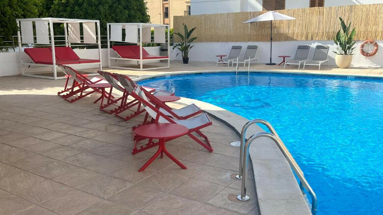 Apartamentos Poniente Playa