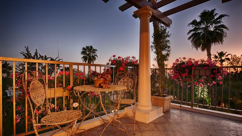 Best Western Plus Sunset Plaza Hotel