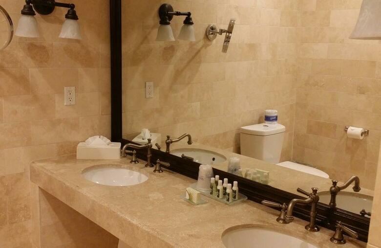 Best Western Plus Sunset Plaza Hotel