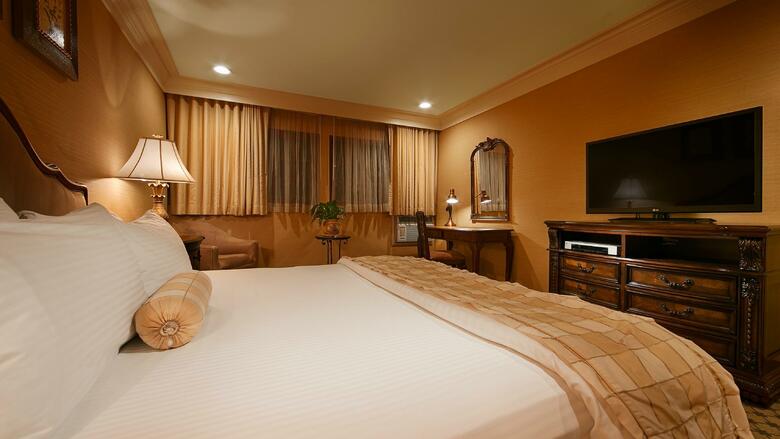 Best Western Plus Sunset Plaza Hotel