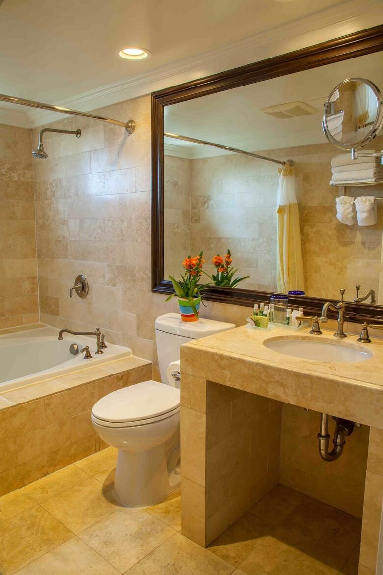 Best Western Plus Sunset Plaza Hotel