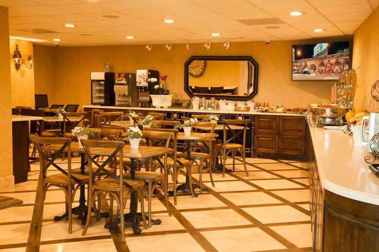 Best Western Plus Sunset Plaza Hotel