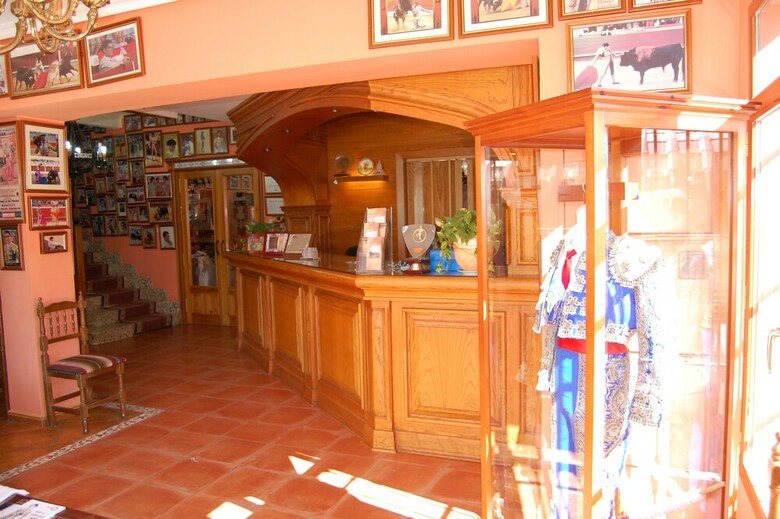 Hotel Flor De La Mancha