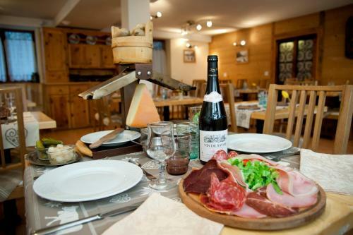 Chalet Et Hotel La Tarine