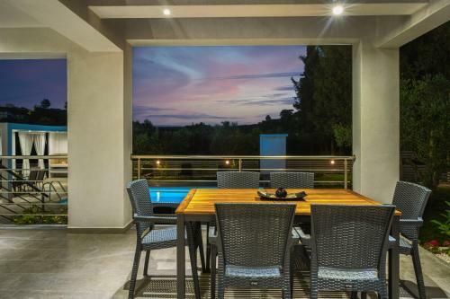 Johnny's White Luxury Villa