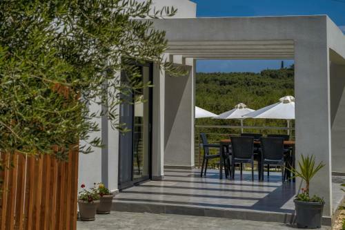 Johnny's White Luxury Villa
