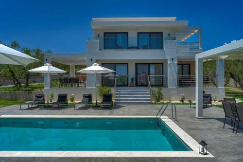 Johnny's White Luxury Villa