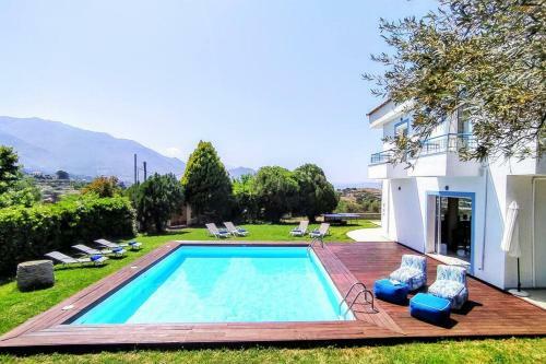 Beautiful 5bedroom Villa Big Pool, Close To Beach!