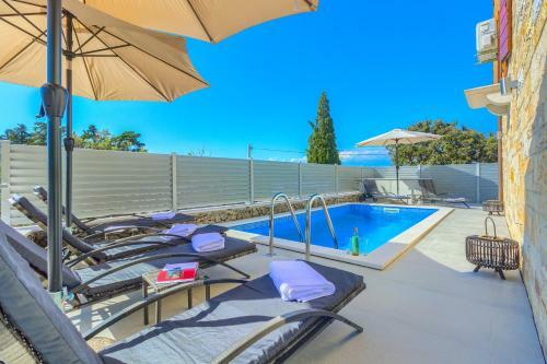 Villa Izabela With Private Pool And Beautiful View