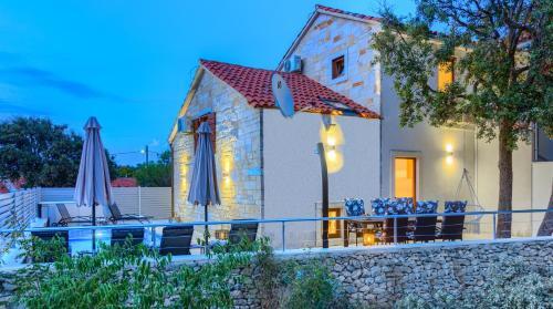Villa Izabela With Private Pool And Beautiful View
