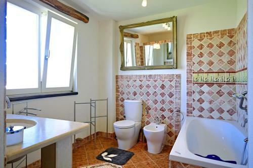 Romantic Villa Leon With Private Pool & 5 Bedrooms