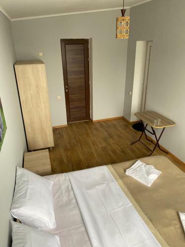 Hostal Holiday House Chkonia