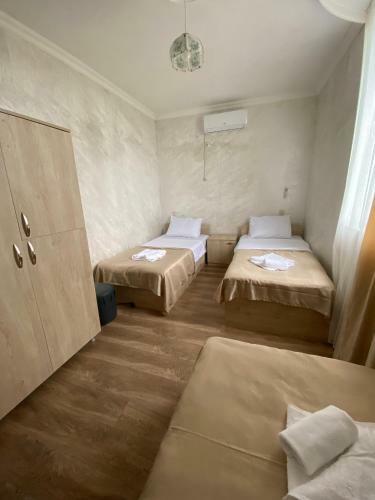 Hostal Holiday House Chkonia