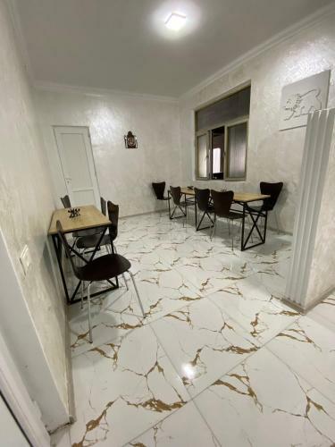 Hostal Holiday House Chkonia