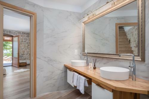 Villa Adriatic Stone Residence