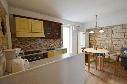 Anela House