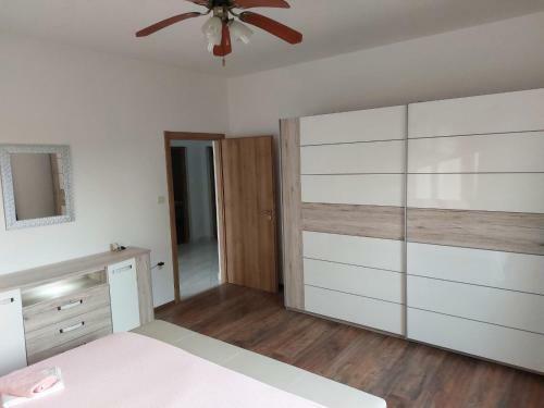 Apartments Bak?a