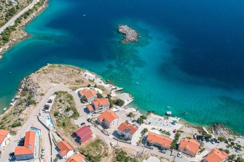 Apartment Annabella With Pool And Sea View