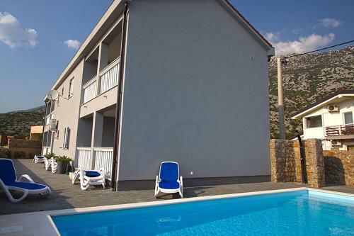 Apartment Annabella With Pool And Sea View