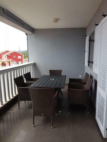 Apartment Annabella With Pool And Sea View