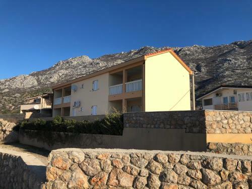 Apartment Annabella With Pool And Sea View