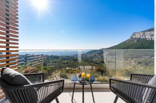 Luxury Villa 7th Heaven With Heated Pool, Hot-tub, Gym, Panoramic Views On Town Split