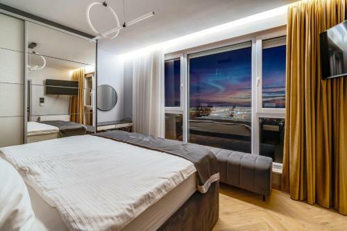 Luxury Villa 7th Heaven With Heated Pool, Hot-tub, Gym, Panoramic Views On Town Split
