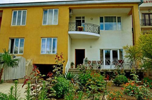 Hostal Eco-house Svani