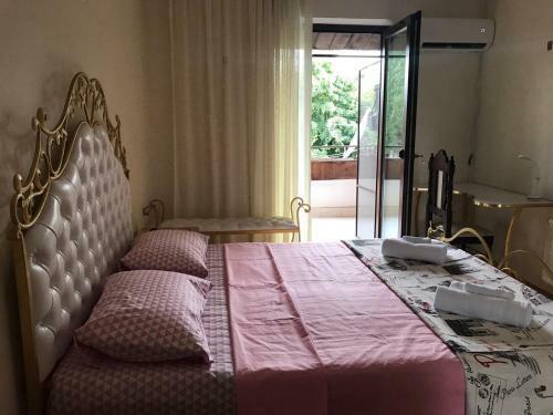 Villa Rare House With Garden