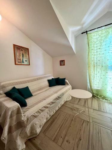 Gorana Apartman With Swimming Pool