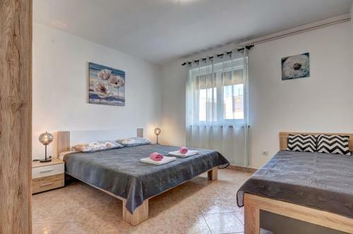 Lovely Apartments In Valbandon