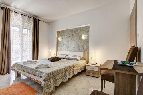 Lovely Apartments In Valbandon