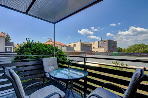 Lovely Apartments In Valbandon
