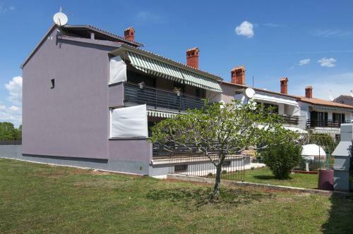 Lovely Apartments In Valbandon