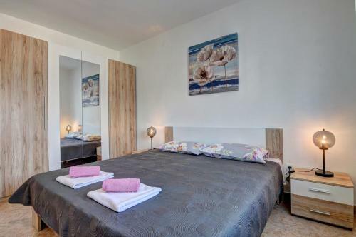 Lovely Apartments In Valbandon