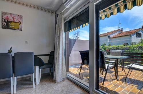 Lovely Apartments In Valbandon