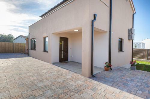 Rental House Nada