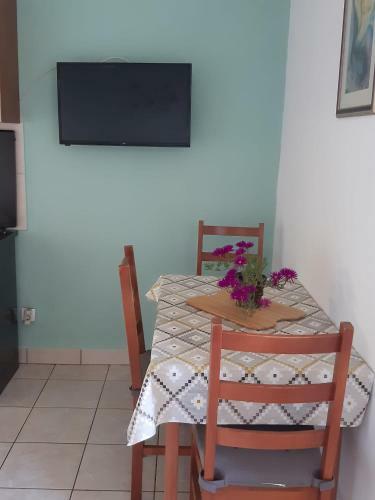Apartman Burte, Komi?a