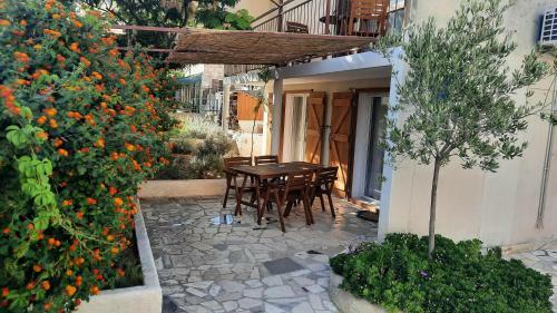 Apartments Mimoza Komiza