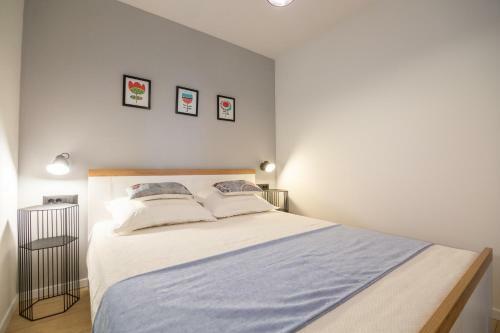 Central 2b Apartment With Private Parking