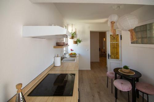 Apartments Mali Raj Komiza