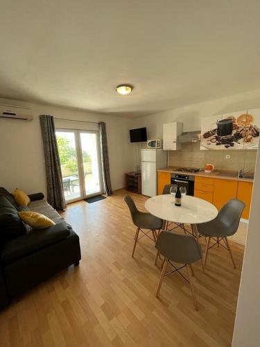 M A Apartments