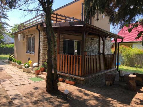Lomb Apartman - G�rdony