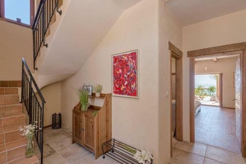 Maison En Pierre Situ�e � L'entr�e De La Ville De Hvar
