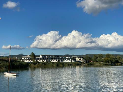 Apartamento Royal Aquamarine - Lakeside Luxury Flat At Balaton