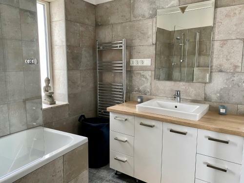 Apartamento Royal Aquamarine - Lakeside Luxury Flat At Balaton